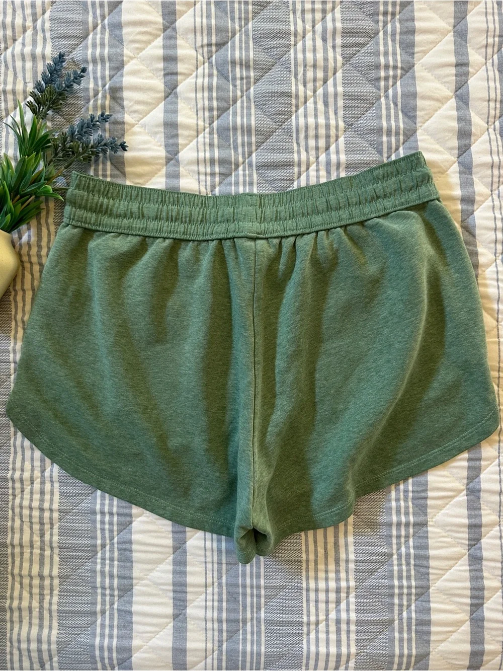H&M Basic Green Drawstring Lounge Shorts Size Medium
